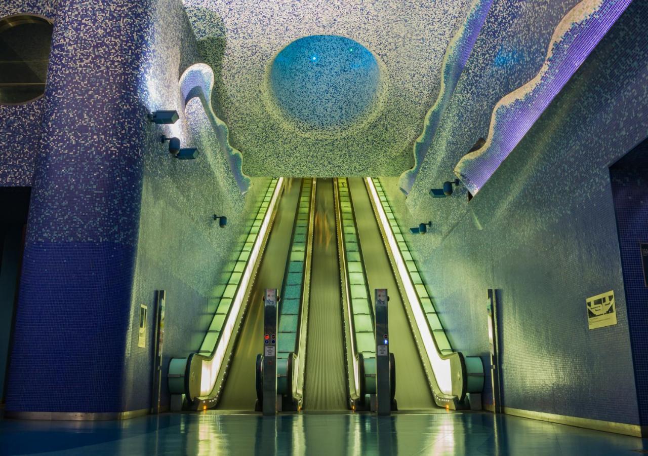 Апартаменты Metro Amedeo - Stanza Privata Con Vasca Idromassaggio Неаполь Экстерьер фото